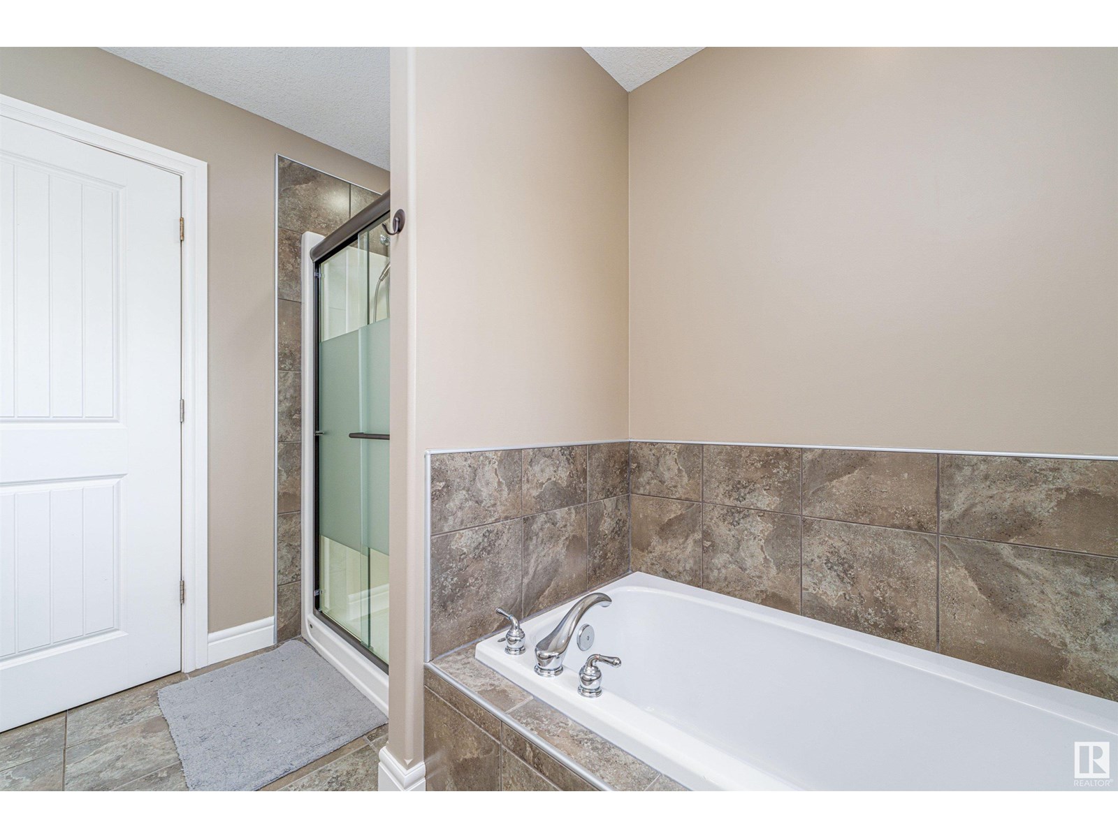 Photo 24 of 86 Oak Vista Dr, St Albert AB