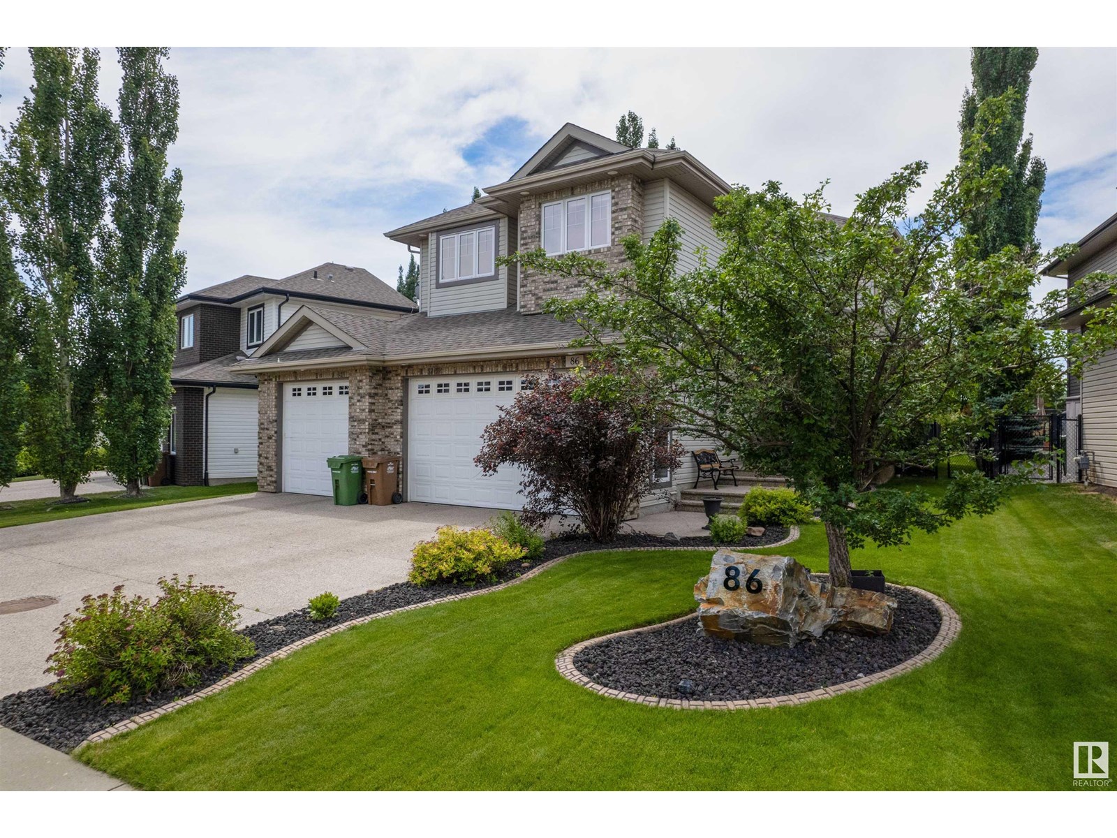 Photo 12 of 86 Oak Vista Dr, St Albert AB