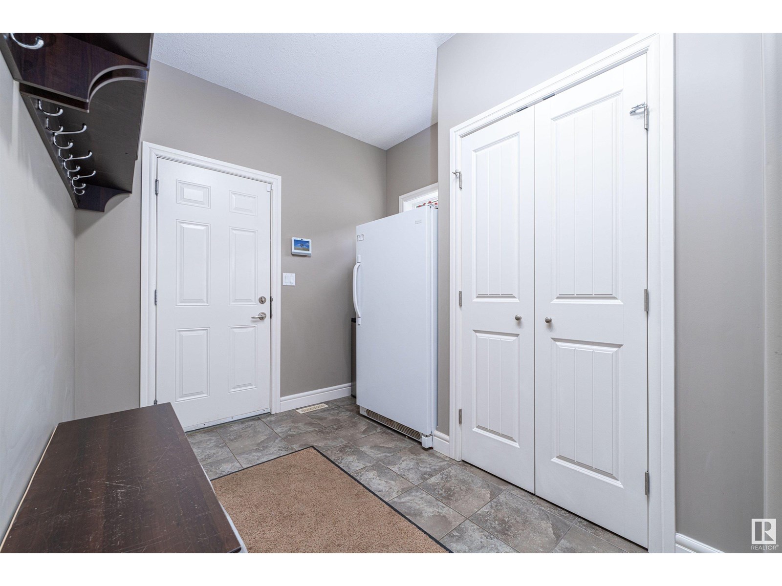 Photo 17 of 86 Oak Vista Dr, St Albert AB