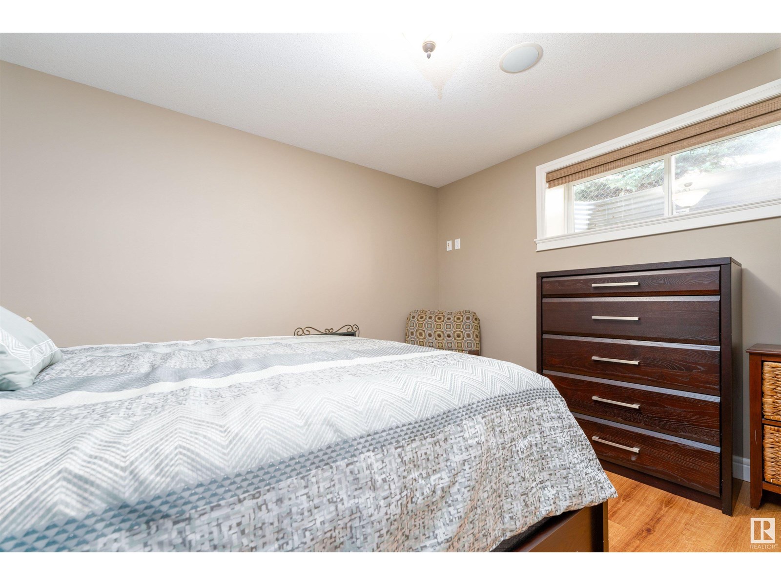 Photo 11 of 86 Oak Vista Dr, St Albert AB