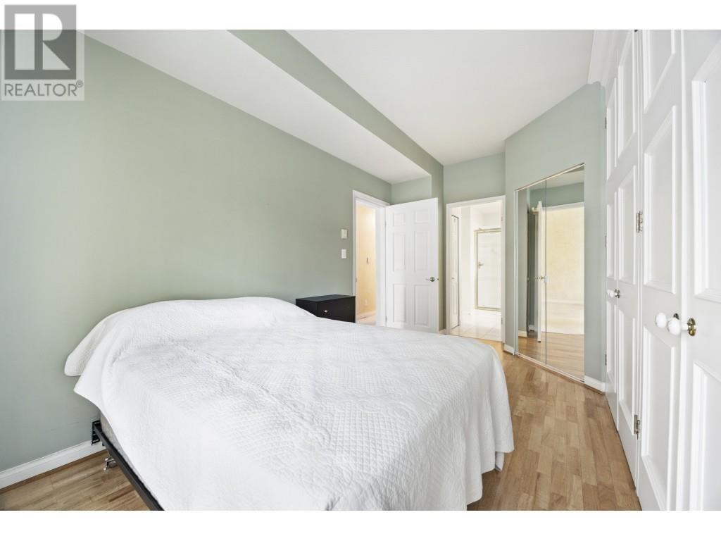 Photo 16 of 427 5835 Hampton Place, Vancouver BC