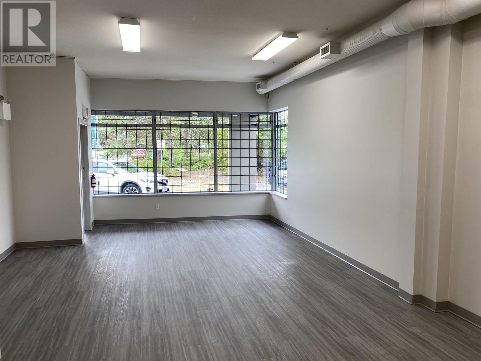 Photo 2 of 116 3989 Henning Drive, Burnaby BC