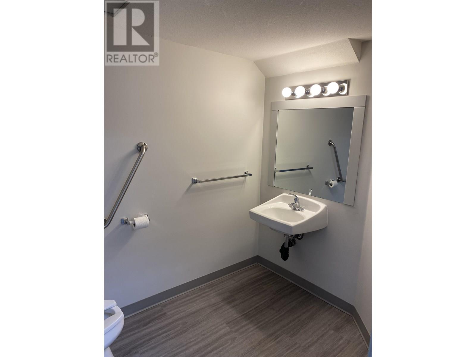 Photo 3 of 116 3989 Henning Drive, Burnaby BC