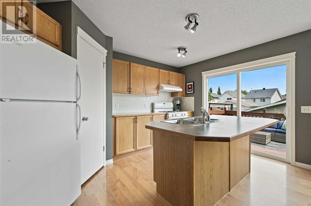 Single Family House for Sale in  Tuscany Drive NW Tuscany Calgary 