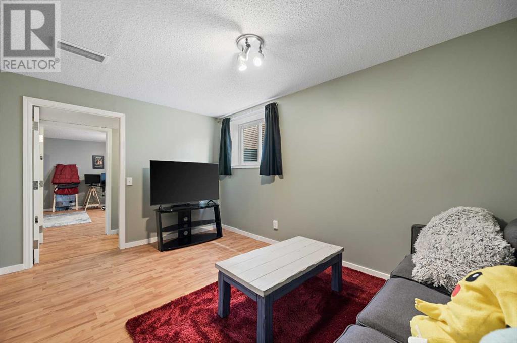 Single Family House for Sale in  Tuscany Drive NW Tuscany Calgary 