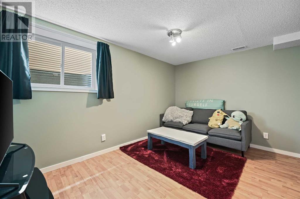 Single Family House for Sale in  Tuscany Drive NW Tuscany Calgary 