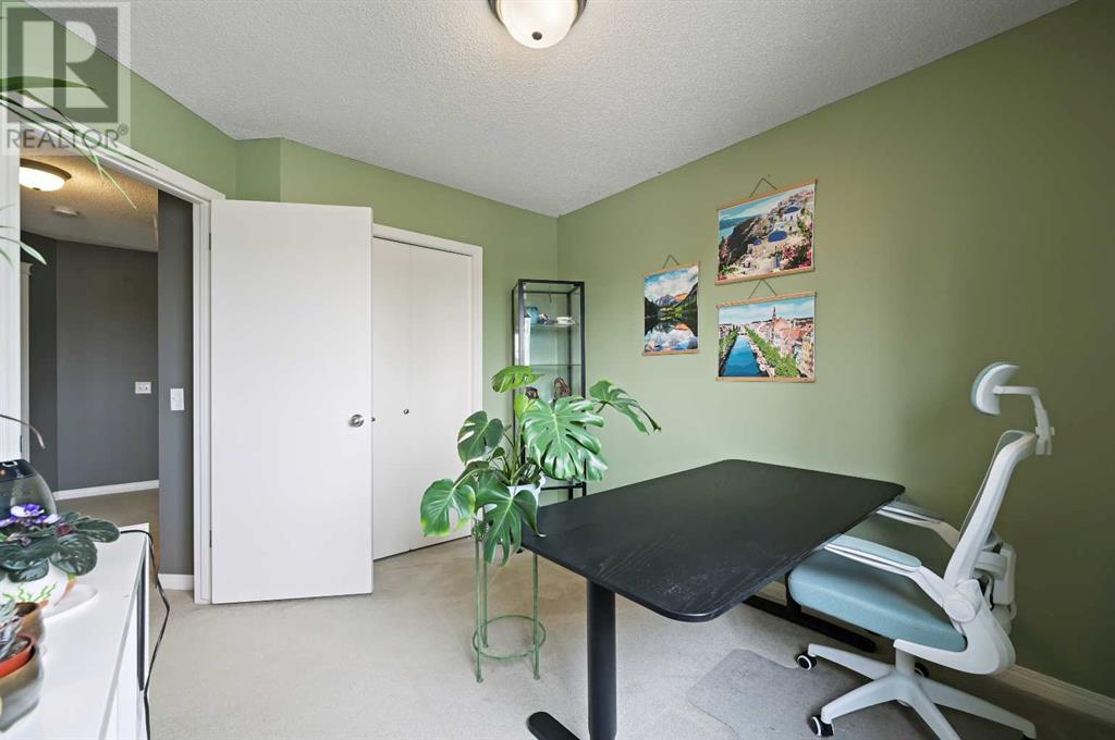 Single Family House for Sale in  Tuscany Drive NW Tuscany Calgary 