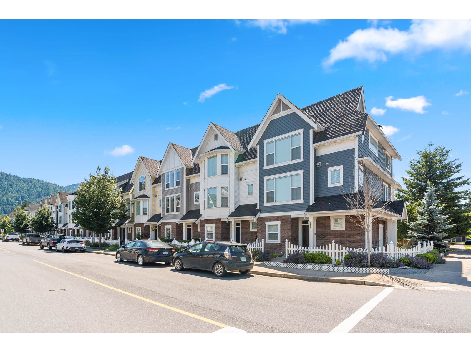 Photo 6 of 5571 Driftwood Street Sardis South, Chilliwack BC