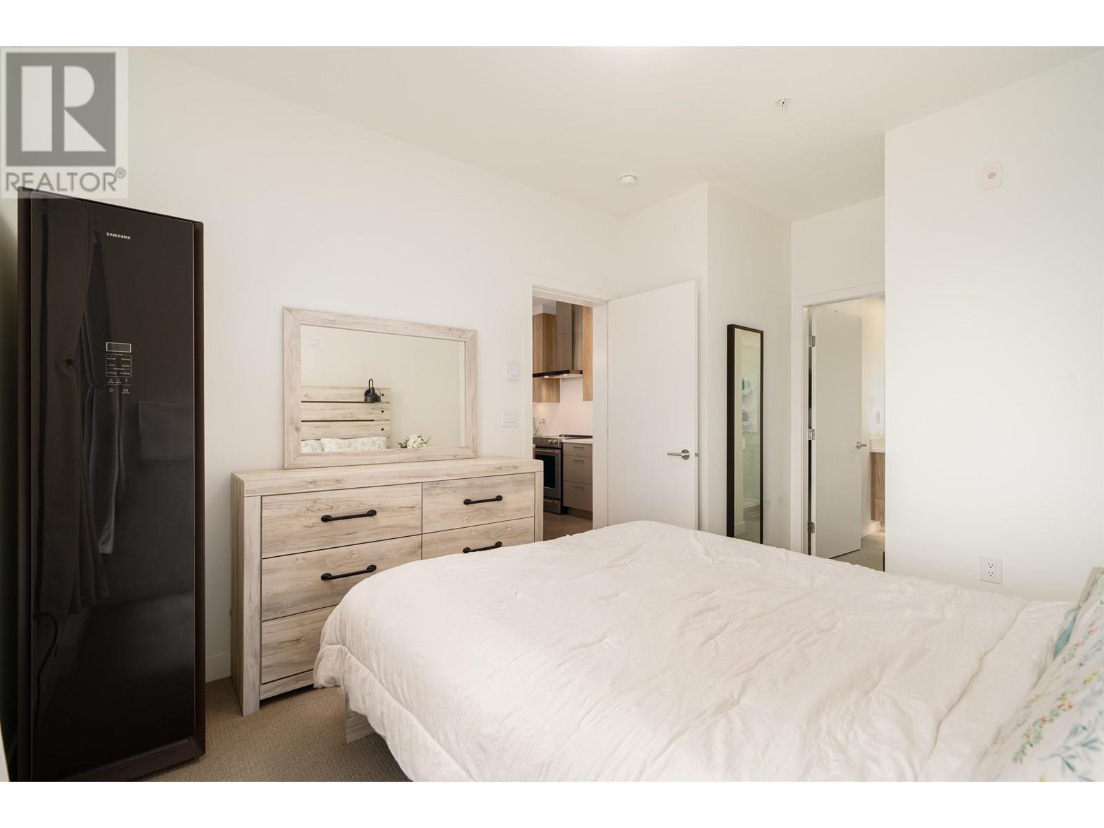 Photo 4 of 409 7588 16th Street, Burnaby BC