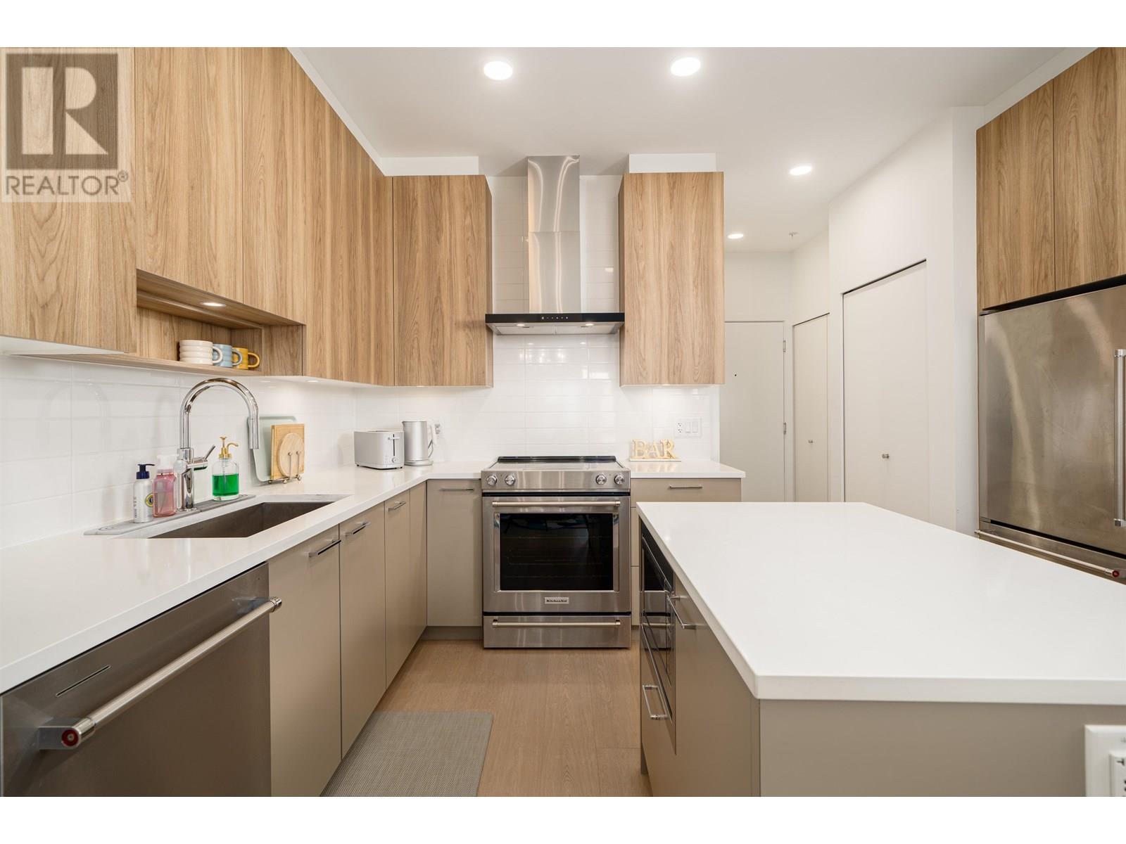 Photo 23 of 409 7588 16th Street, Burnaby BC