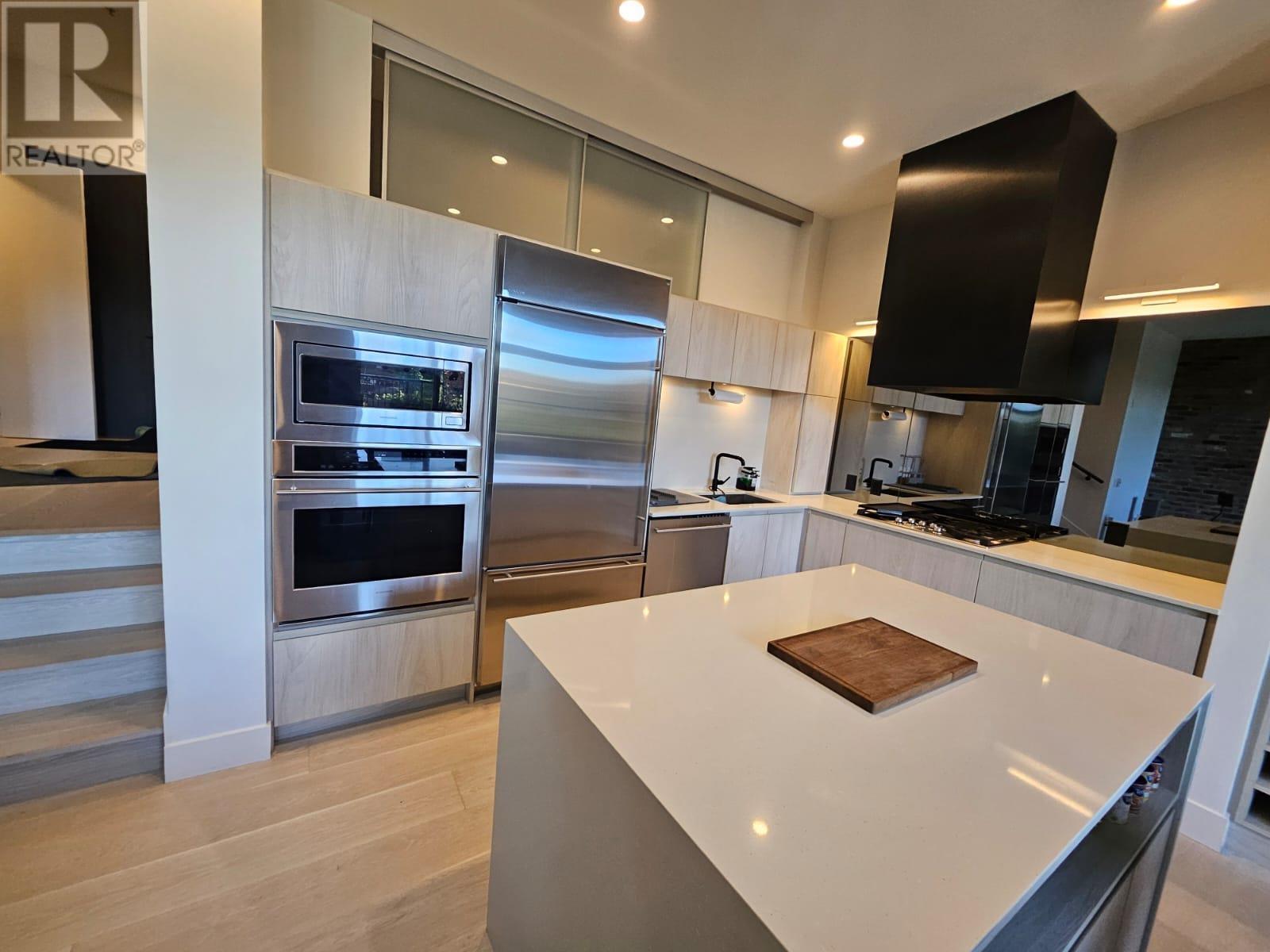 Photo 6 of 102 300 Salter Street, New Westminster BC