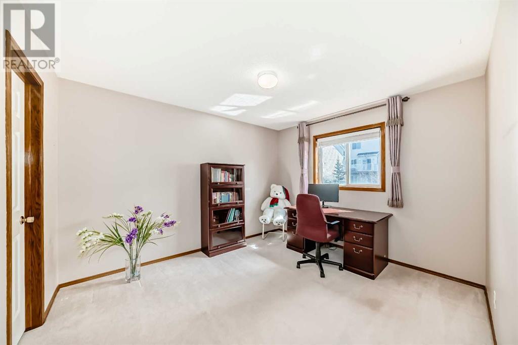 Single Family House for Sale in  Edgebrook Drive NW Edgemont Calgary 