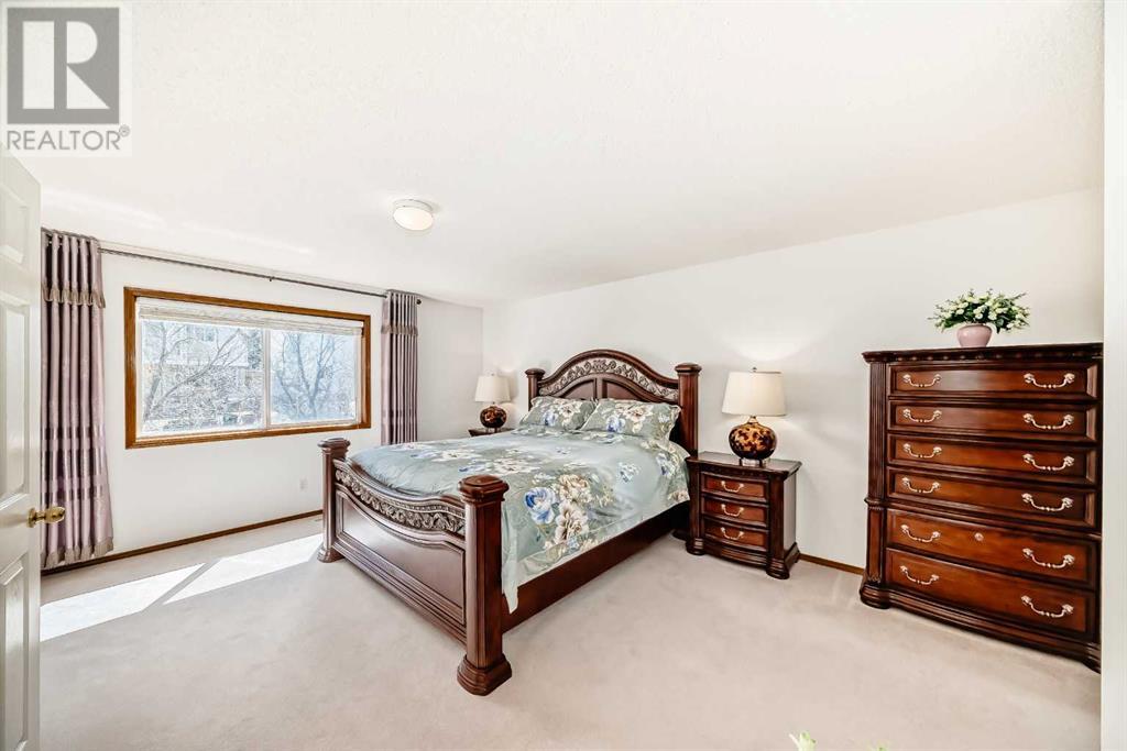 Single Family House for Sale in  Edgebrook Drive NW Edgemont Calgary 
