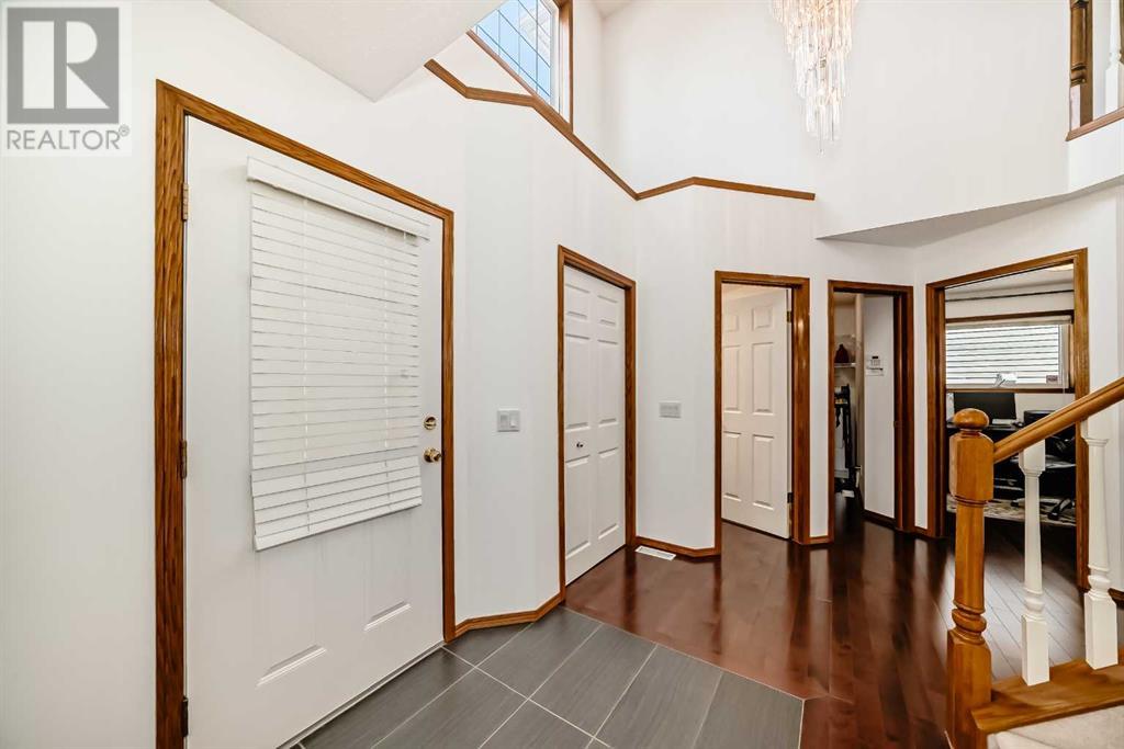 Single Family House for Sale in  Edgebrook Drive NW Edgemont Calgary 