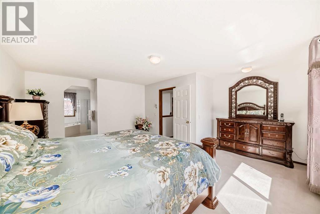 Single Family House for Sale in  Edgebrook Drive NW Edgemont Calgary 
