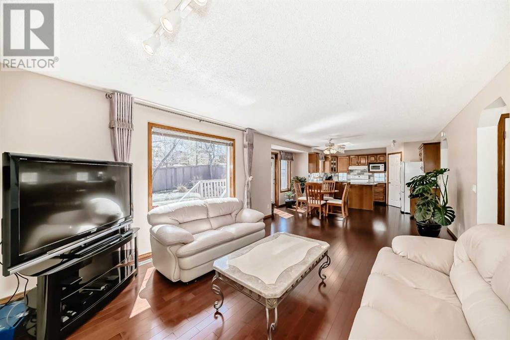 Single Family House for Sale in  Edgebrook Drive NW Edgemont Calgary 