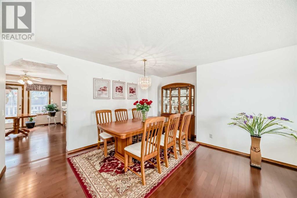 Single Family House for Sale in  Edgebrook Drive NW Edgemont Calgary 