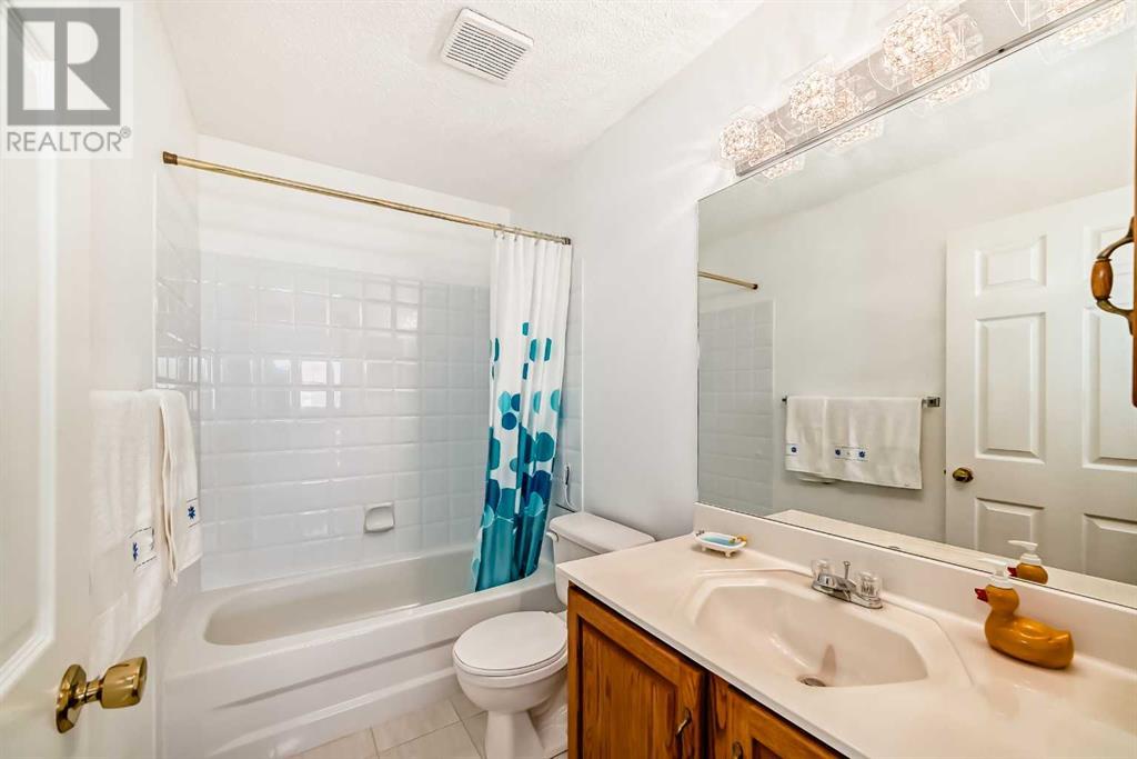Single Family House for Sale in  Edgebrook Drive NW Edgemont Calgary 