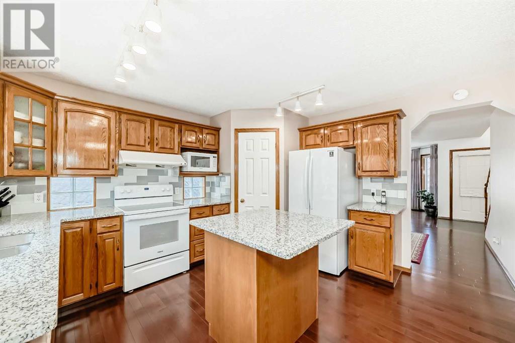 Single Family House for Sale in  Edgebrook Drive NW Edgemont Calgary 