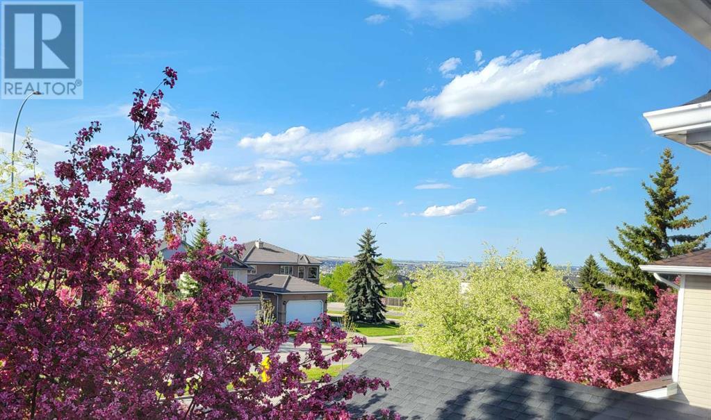 Single Family House for Sale in  Edgebrook Drive NW Edgemont Calgary 