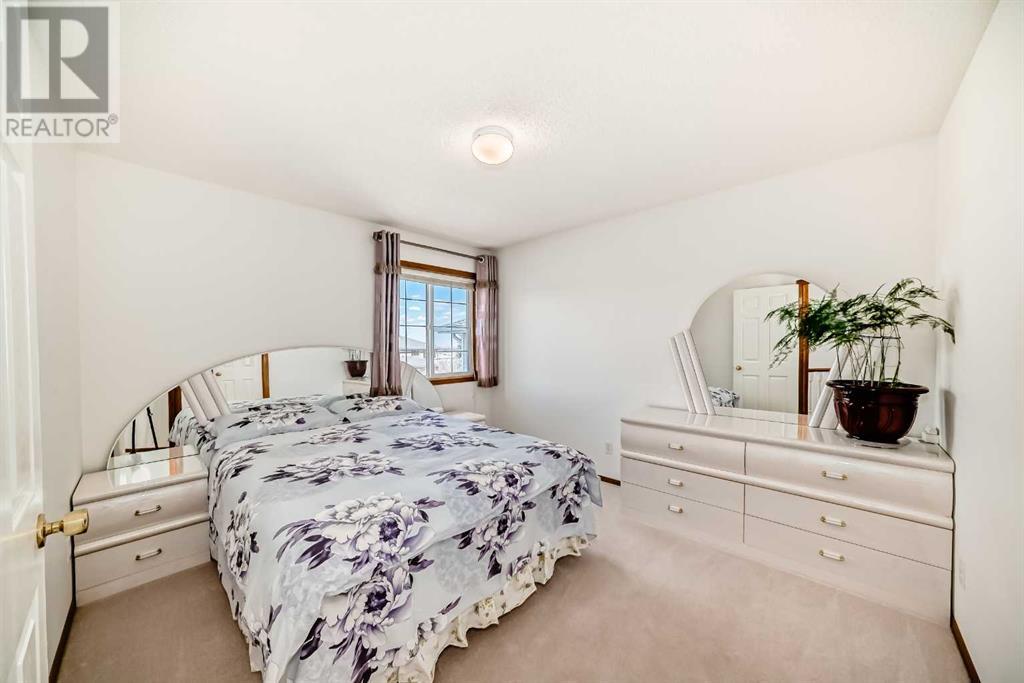 Single Family House for Sale in  Edgebrook Drive NW Edgemont Calgary 