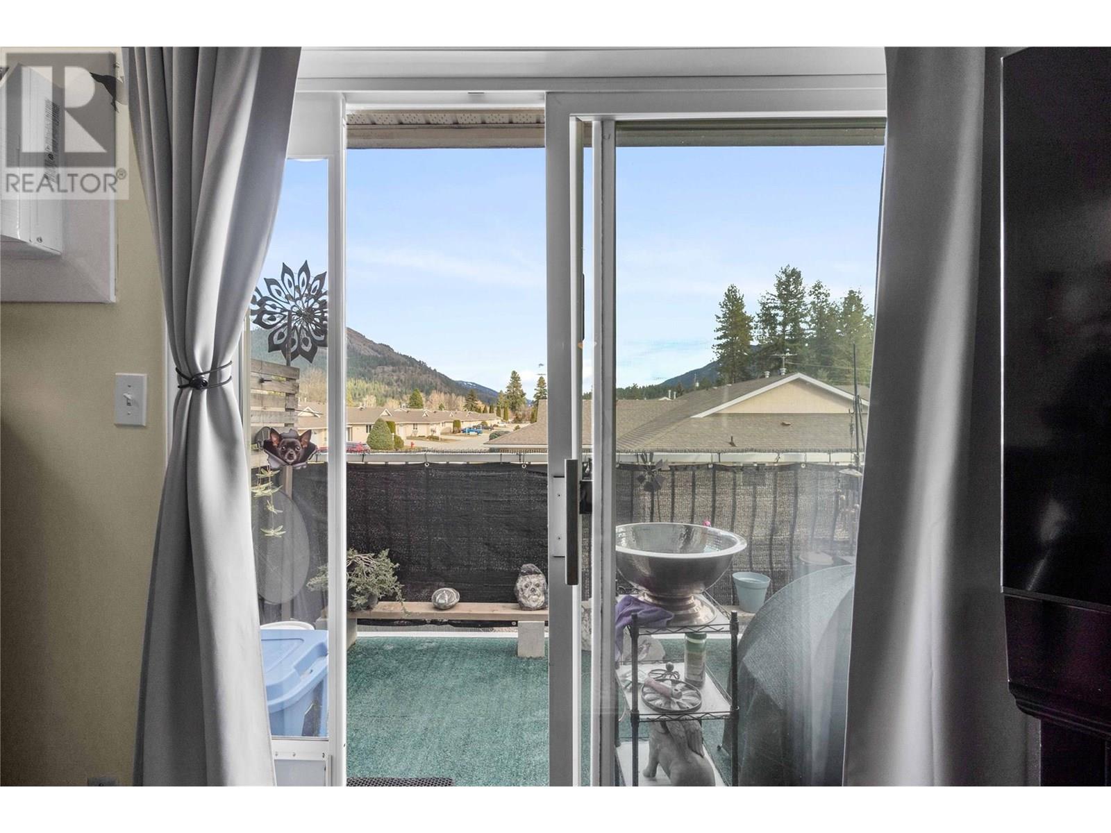 210 211 Kildonan Avenue, Enderby