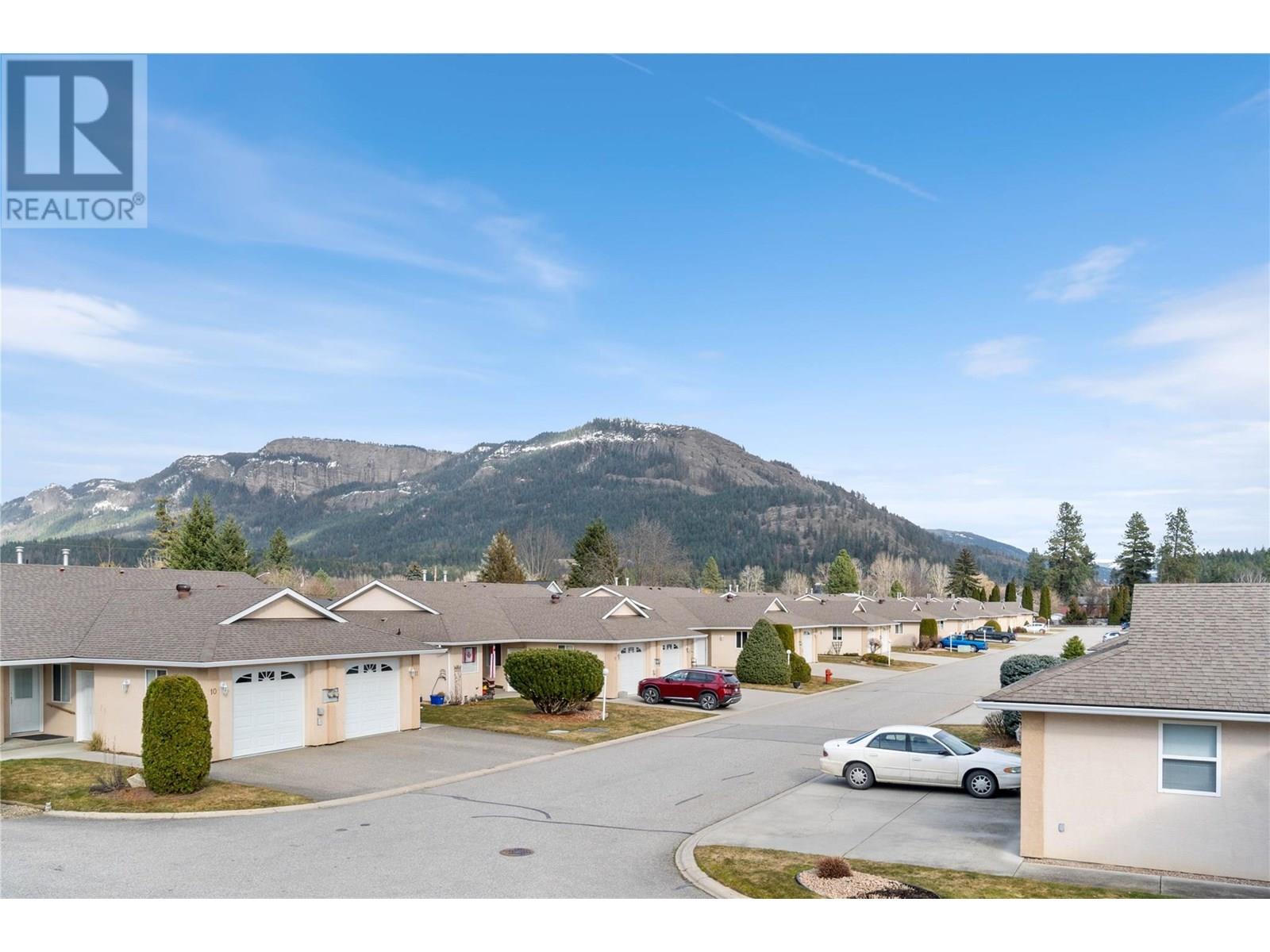 210 211 Kildonan Avenue, Enderby