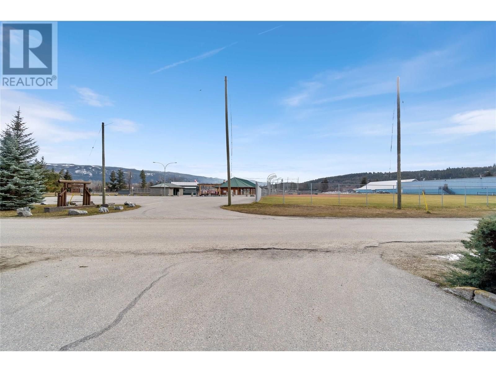 210 211 Kildonan Avenue, Enderby