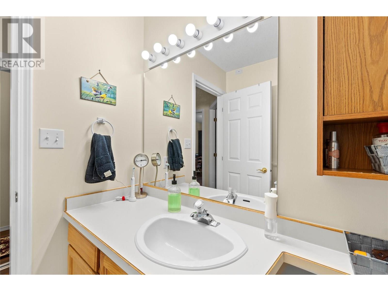 210 211 Kildonan Avenue, Enderby