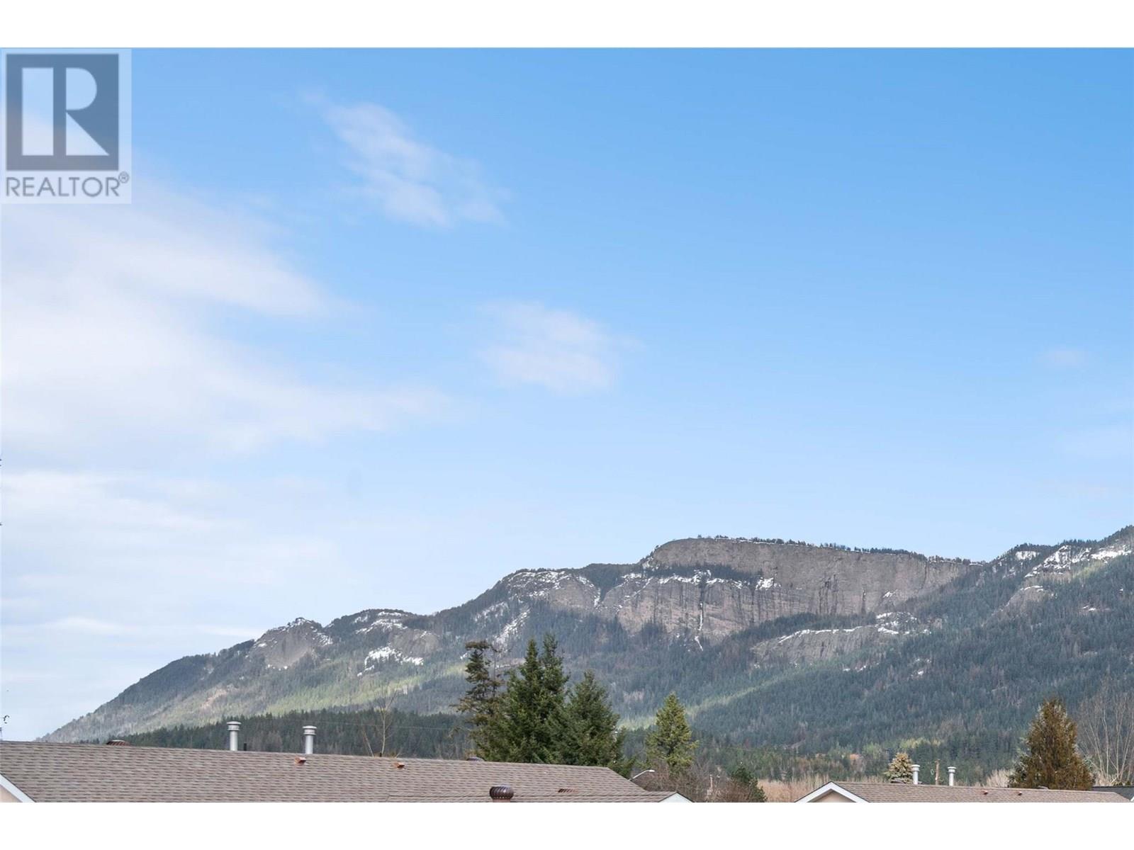 210 211 Kildonan Avenue, Enderby