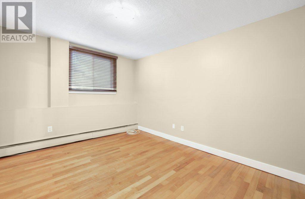 Single Family House for Sale in    Street SW Bankview Calgary 