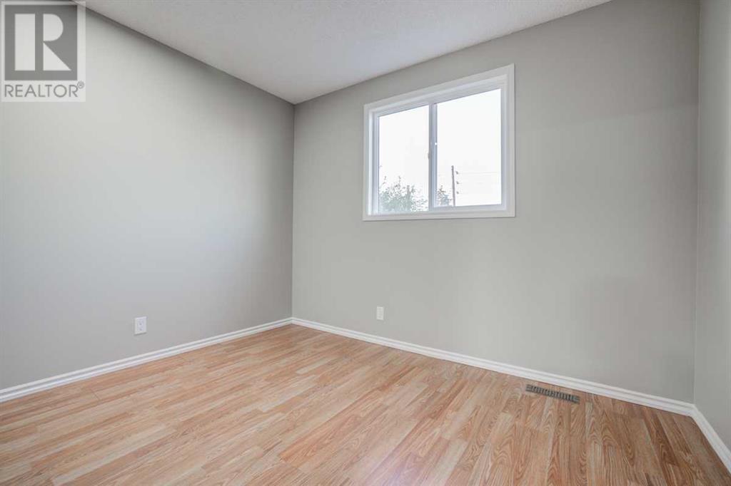 Single Family House for Sale in  Erin Woods Drive SE Erin Woods Calgary 