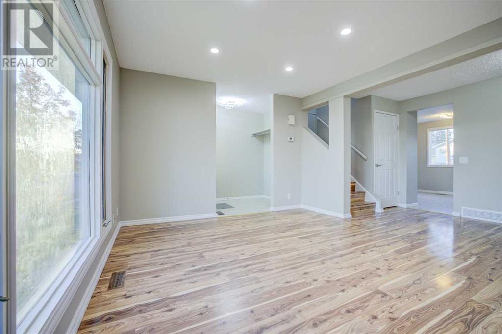 Single Family House for Sale in  Erin Woods Drive SE Erin Woods Calgary 