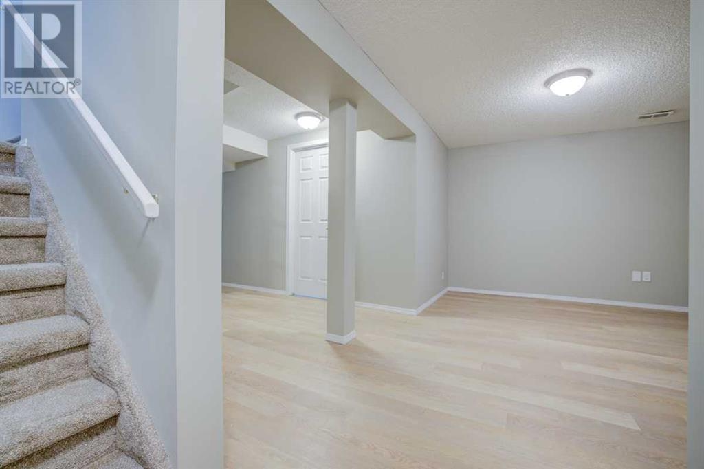Single Family House for Sale in  Erin Woods Drive SE Erin Woods Calgary 