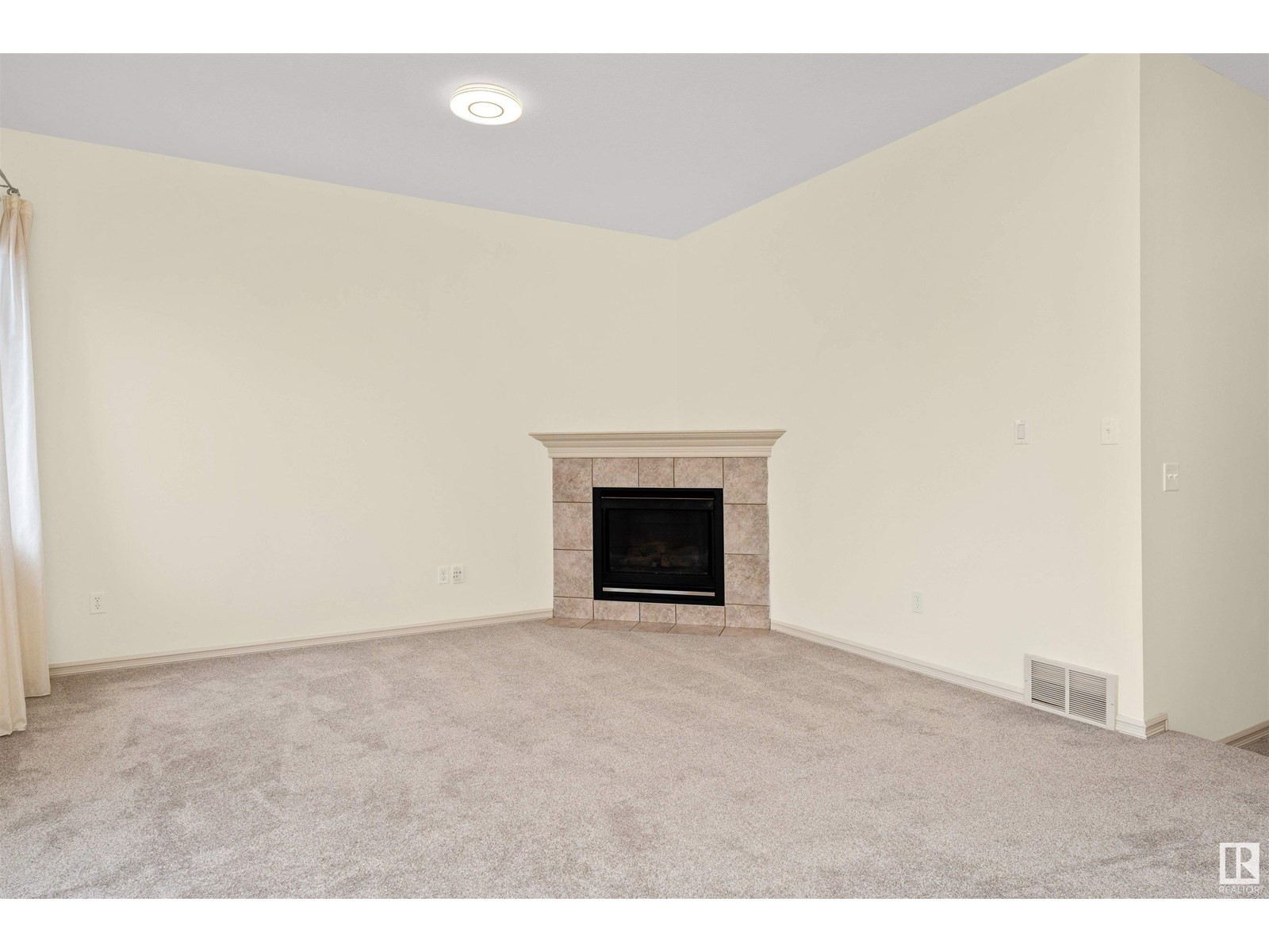 Photo 21 of 1609 Hodgson Co Nw, Edmonton AB