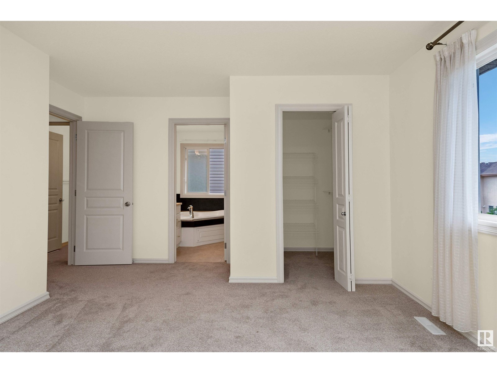 Photo 31 of 1609 Hodgson Co Nw, Edmonton AB