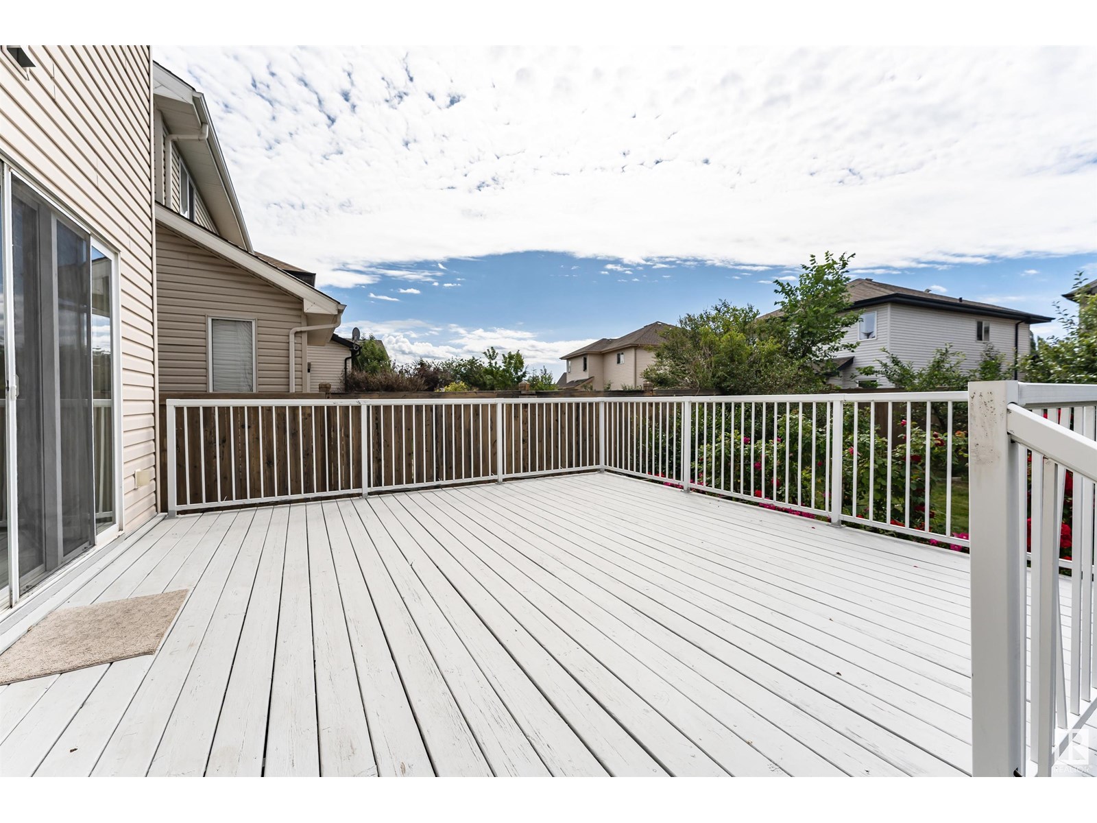 Photo 10 of 1609 Hodgson Co Nw, Edmonton AB