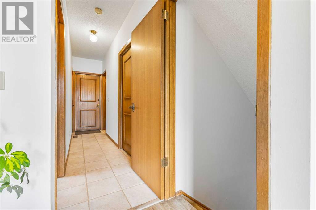 Single Family House for Sale in  Edforth Way NW Edgemont Calgary 