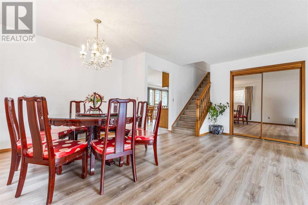 Single Family House for Sale in  Edforth Way NW Edgemont Calgary 