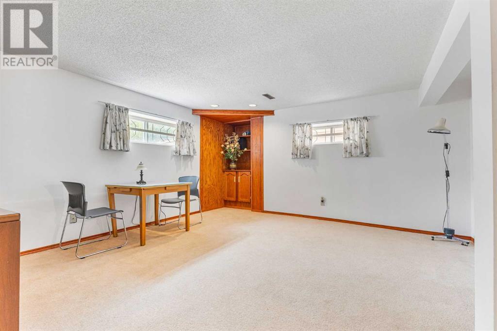Single Family House for Sale in  Edforth Way NW Edgemont Calgary 