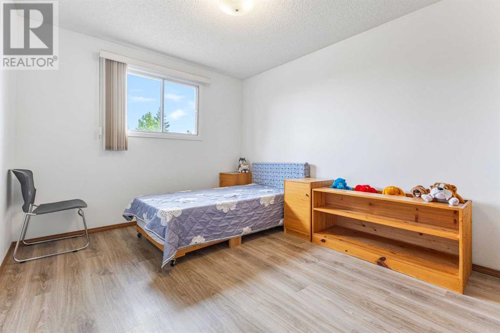 Single Family House for Sale in  Edforth Way NW Edgemont Calgary 