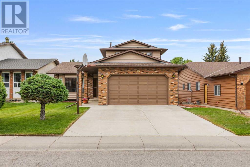 Single Family House for Sale in  Edforth Way NW Edgemont Calgary 