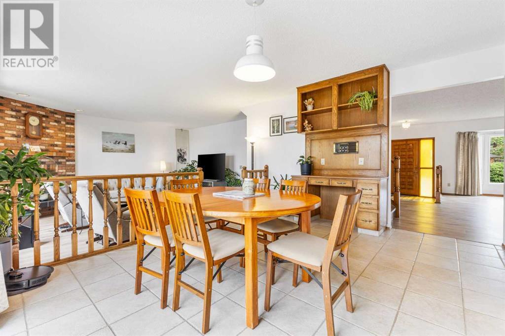 Single Family House for Sale in  Edforth Way NW Edgemont Calgary 