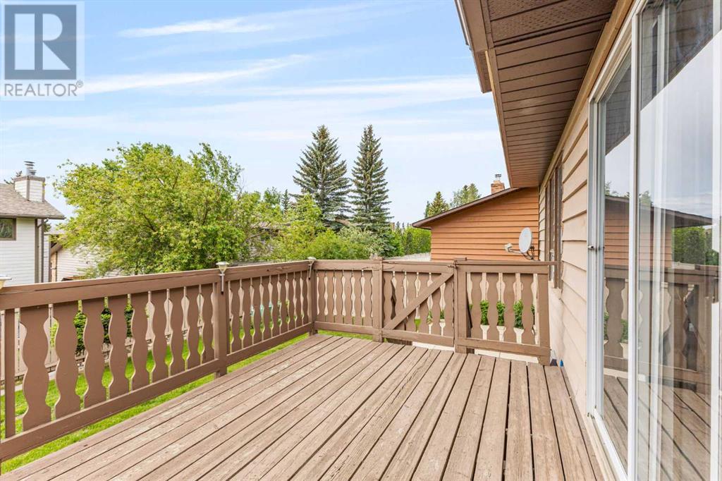 Single Family House for Sale in  Edforth Way NW Edgemont Calgary 