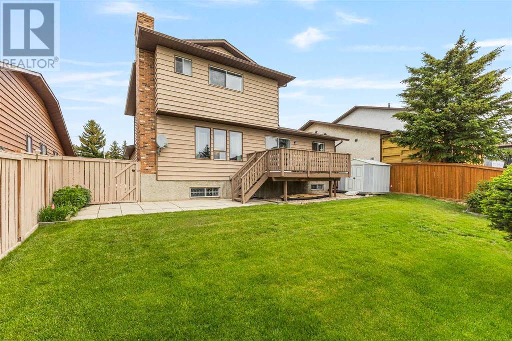 Single Family House for Sale in  Edforth Way NW Edgemont Calgary 