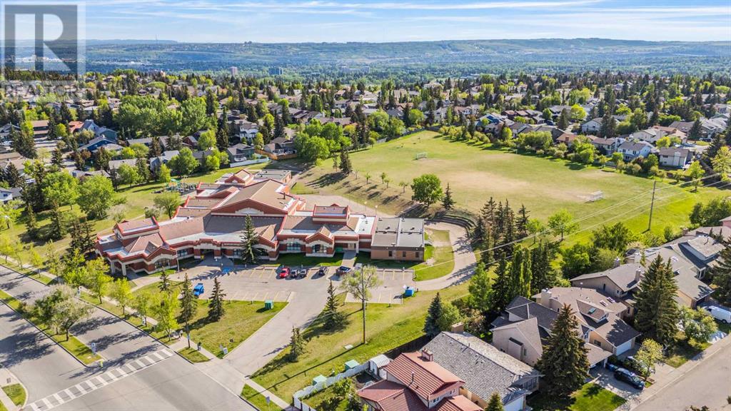 Single Family House for Sale in  Edforth Way NW Edgemont Calgary 