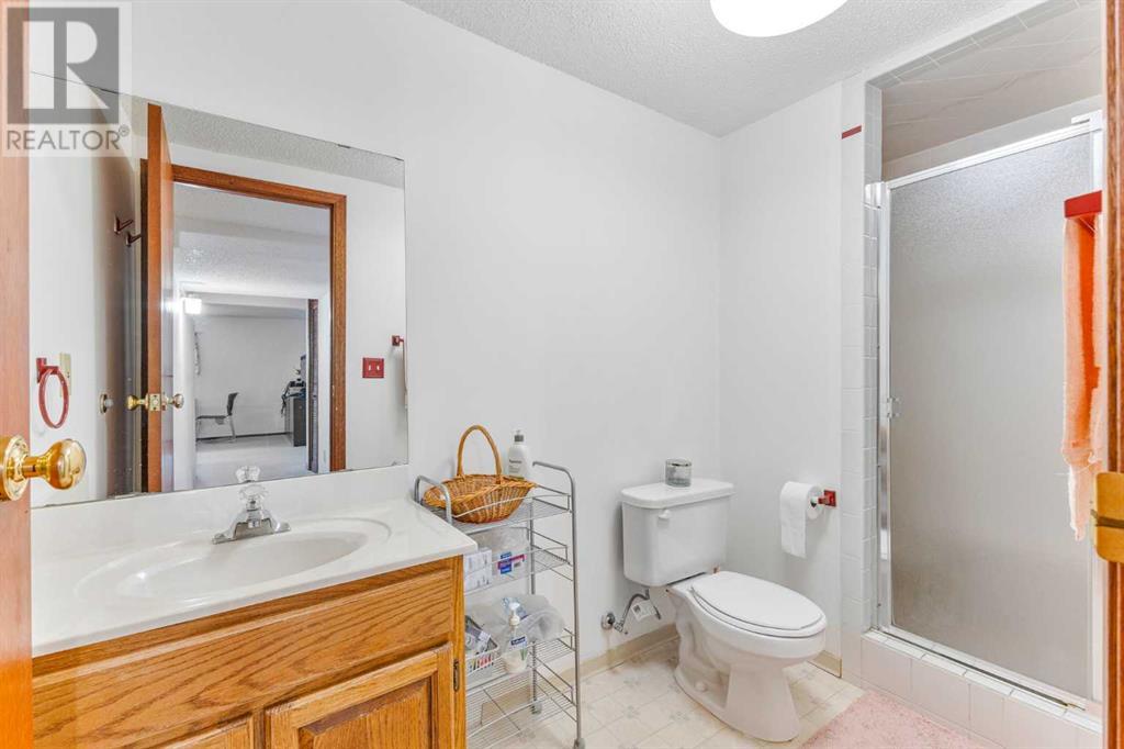 Single Family House for Sale in  Edforth Way NW Edgemont Calgary 