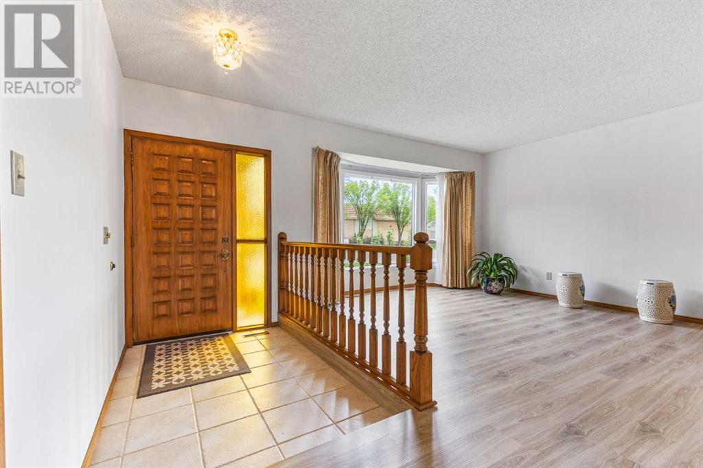 Single Family House for Sale in  Edforth Way NW Edgemont Calgary 