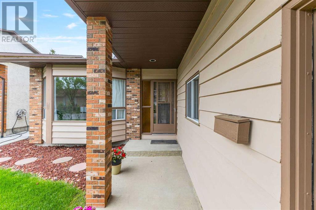 Single Family House for Sale in  Edforth Way NW Edgemont Calgary 