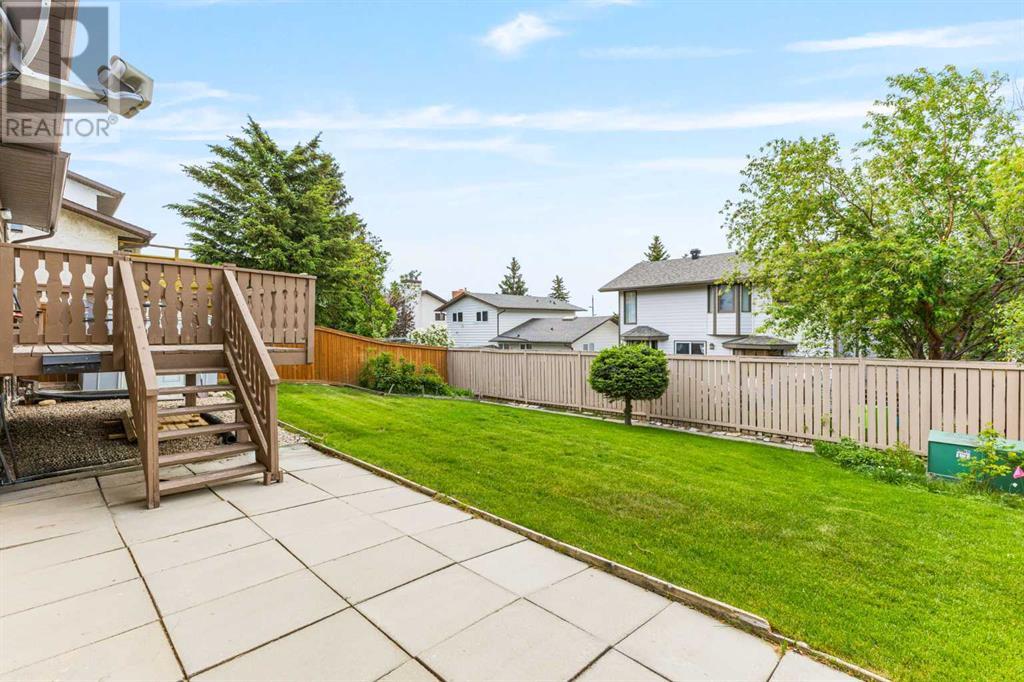 Single Family House for Sale in  Edforth Way NW Edgemont Calgary 